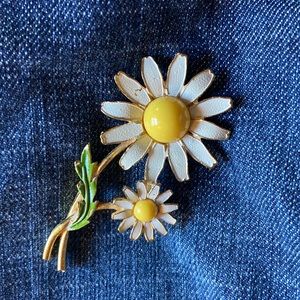 Vintage Weiss Flower Double Daisy Pin / Brooch